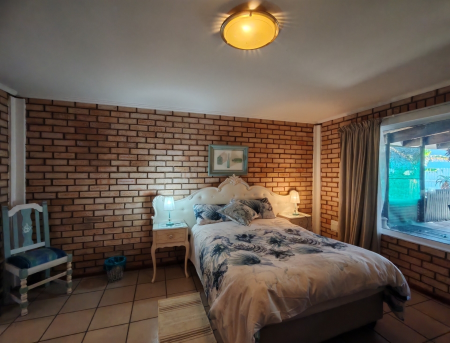 4 Bedroom Property for Sale in Boknesstrand Eastern Cape